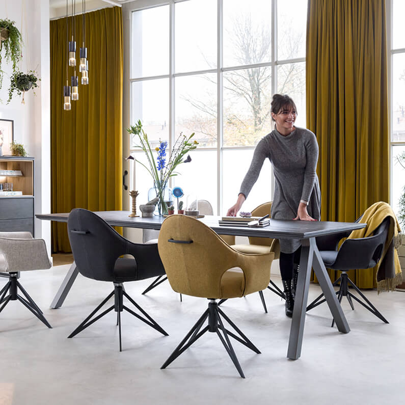 Met 5 handige tips de juiste eetkamerstoelen | Eijerkamp Wonen Eetkamerstoel Dott | Eetkamer idee, Eetkamertafel